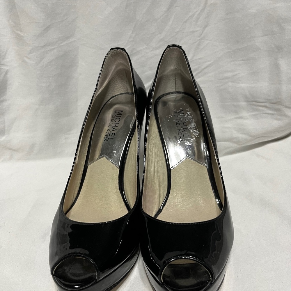 Michael Kors black York patent leather platform shoes size 7 medium.